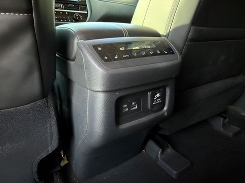 Used 2025 Nissan Pathfinder Platinum FWD image 81