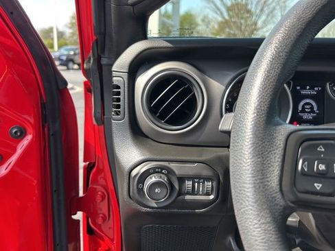 Used 2022 Jeep Wrangler Unlimited Sport image 24