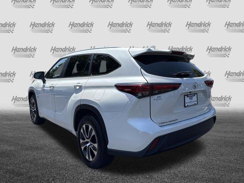 Used 2023 Toyota Highlander XLE FWD image 8