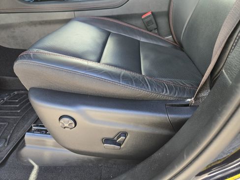 Used 2025 Dodge Durango GT image 27