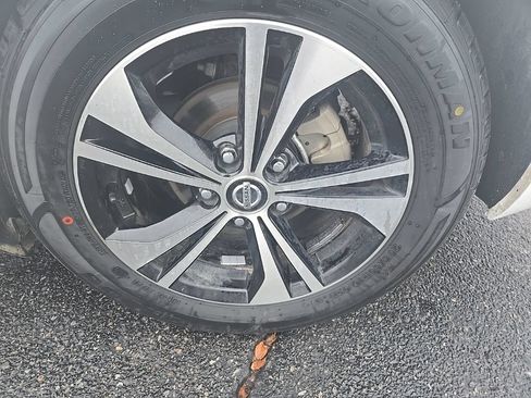 Used 2023 Nissan Sentra SV FWD image 38