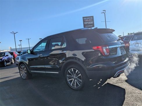 Used 2017 Ford Explorer Platinum image 6