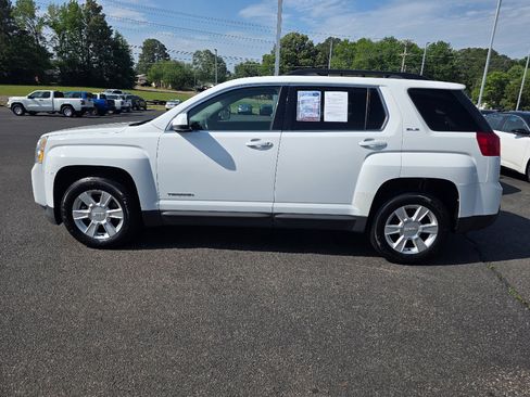 Used 2011 GMC Terrain SLE FWD image 6