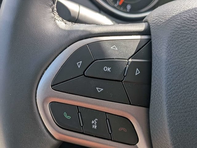 Used 2019 Jeep Cherokee Limited w/ Technology Group FWD image 27