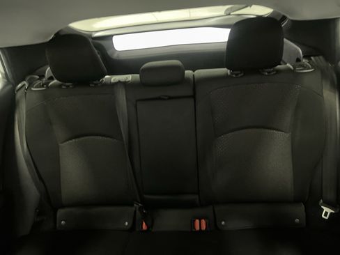 Used 2019 Toyota Prius LE image 11