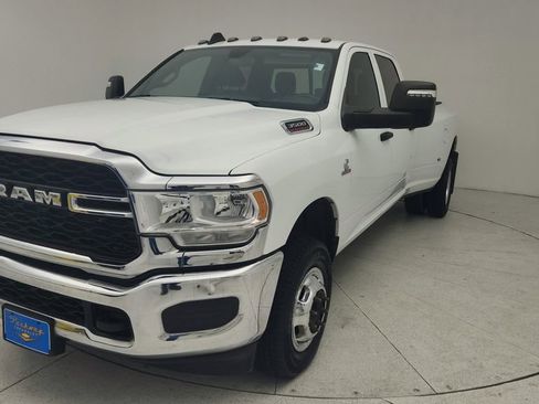 Used 2024 RAM 3500 Tradesman w/ Chrome Appearance Group image 6