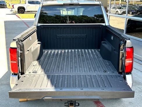Used 2024 Toyota Tacoma TRD Sport AWD/4WD image 30