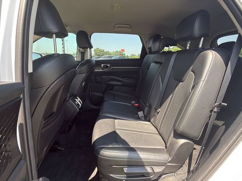 Used 2022 Kia Sorento S FWD image 33