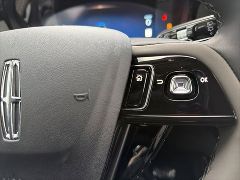 New 2026 Lincoln Corsair Premiere image 15