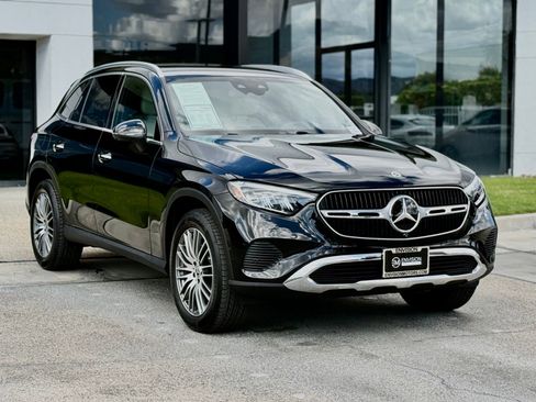Used 2025 Mercedes-Benz GLC 300 image 9