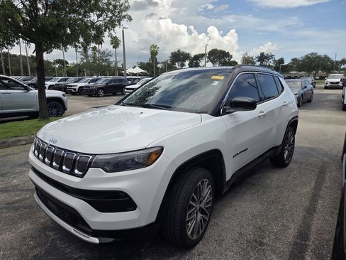 Used 2022 Jeep Compass Limited w/ Elite Group AWD/4WD image 3