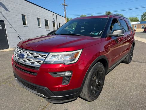 Used 2019 Ford Explorer XLT w/ Equipment Group 202A AWD/4WD image 3