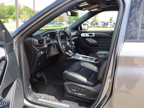 Certified 2022 Ford Explorer Platinum w/ Equipment Group 601A RWD image 26