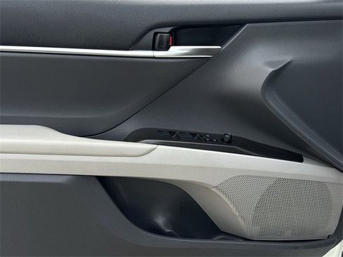 Used 2024 Toyota Camry LE w/ Convenience Package image 24