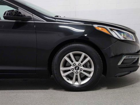 Used 2015 Hyundai Sonata SE w/ Option Group 02 image 11