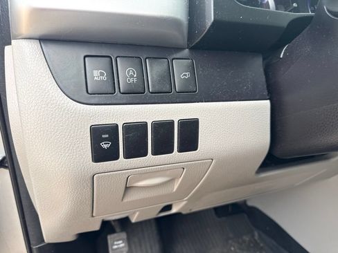 Used 2017 Toyota Highlander XLE FWD image 15