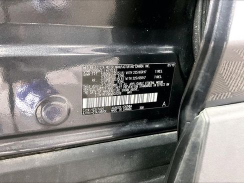 Used 2019 Toyota RAV4 XLE image 31