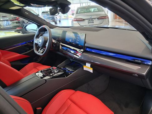 New 2027 BMW M5 Touring AWD/4WD image 29