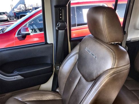 Used 2016 Jeep Wrangler Unlimited Sahara image 22