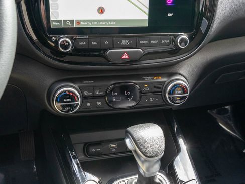 Used 2025 Kia Soul S image 22