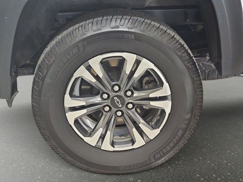 Used 2022 Chevrolet Colorado Z71 AWD/4WD image 34