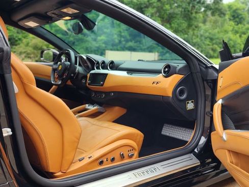 Used 2016 Ferrari FF image 7