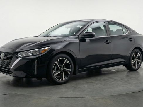 Used 2025 Nissan Sentra SV FWD image 3