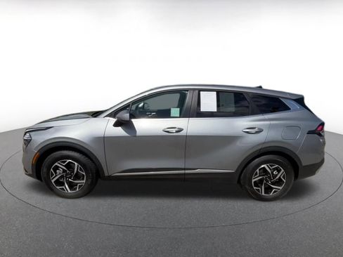 Used 2025 Kia Sportage LX FWD image 9
