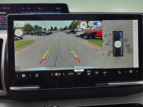 New 2025 Ford Expedition Active image 18