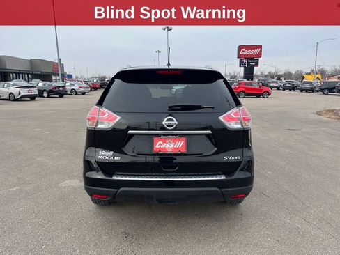 Used 2015 Nissan Rogue SV w/ SV Premium Package image 4