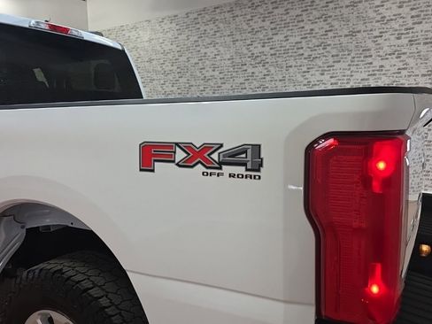 Used 2023 Ford F250 XLT w/ FX4 Off-Road Package image 6