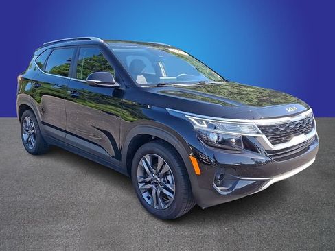 Used 2023 Kia Seltos S w/ Navigation Package FWD image 3