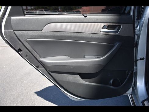 Used 2019 Hyundai Sonata Limited image 22