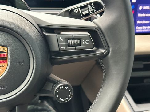 New 2026 Porsche Macan Electric RWD image 29