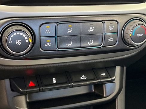 Used 2022 Chevrolet Colorado LT RWD image 21