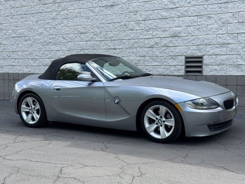 Used 2006 BMW Z4 3.0i RWD image 4