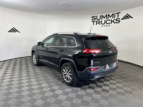 Used 2018 Jeep Cherokee Limited image 3