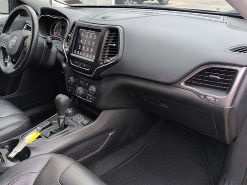 Used 2021 Jeep Cherokee Latitude Lux w/ Comfort/Convenience Group image 29