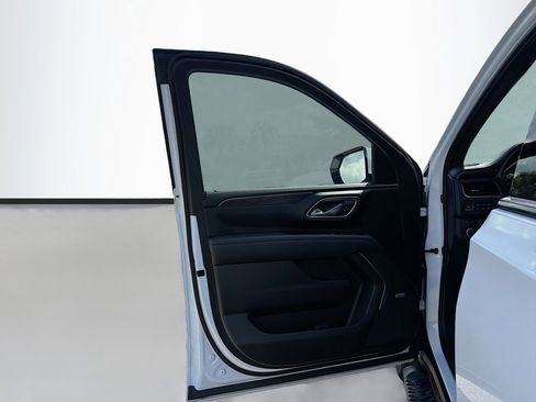 Used 2024 Chevrolet Suburban Z71 w/ Luxury Package image 25