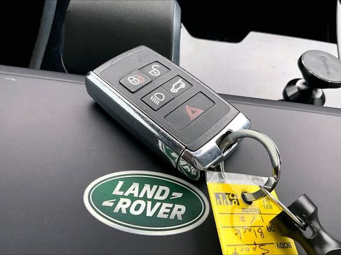 Used 2024 Land Rover Range Rover Sport SE AWD/4WD image 15