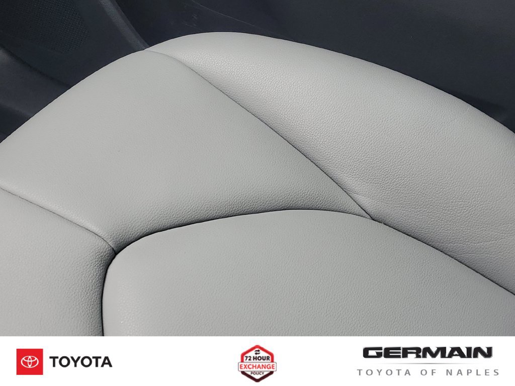 Used 2024 Toyota Highlander XLE FWD image 30