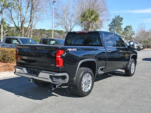 Used 2025 Chevrolet Silverado 2500 LTZ image 4