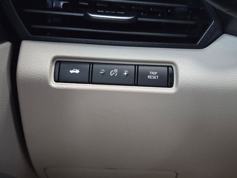 Used 2025 Nissan Altima 2.5 SV FWD image 23