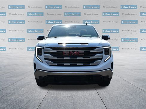 New 2026 GMC Sierra 1500 SLE image 2