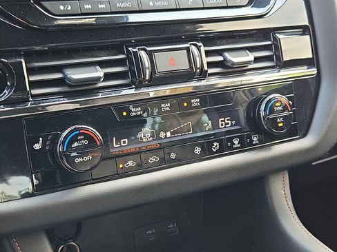 Used 2025 Nissan Pathfinder Rock Creek image 24