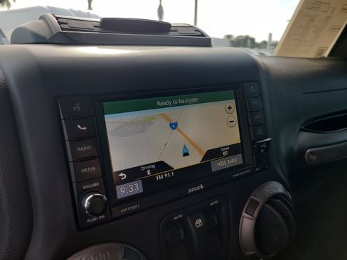 Used 2017 Jeep Wrangler Sport AWD/4WD image 18