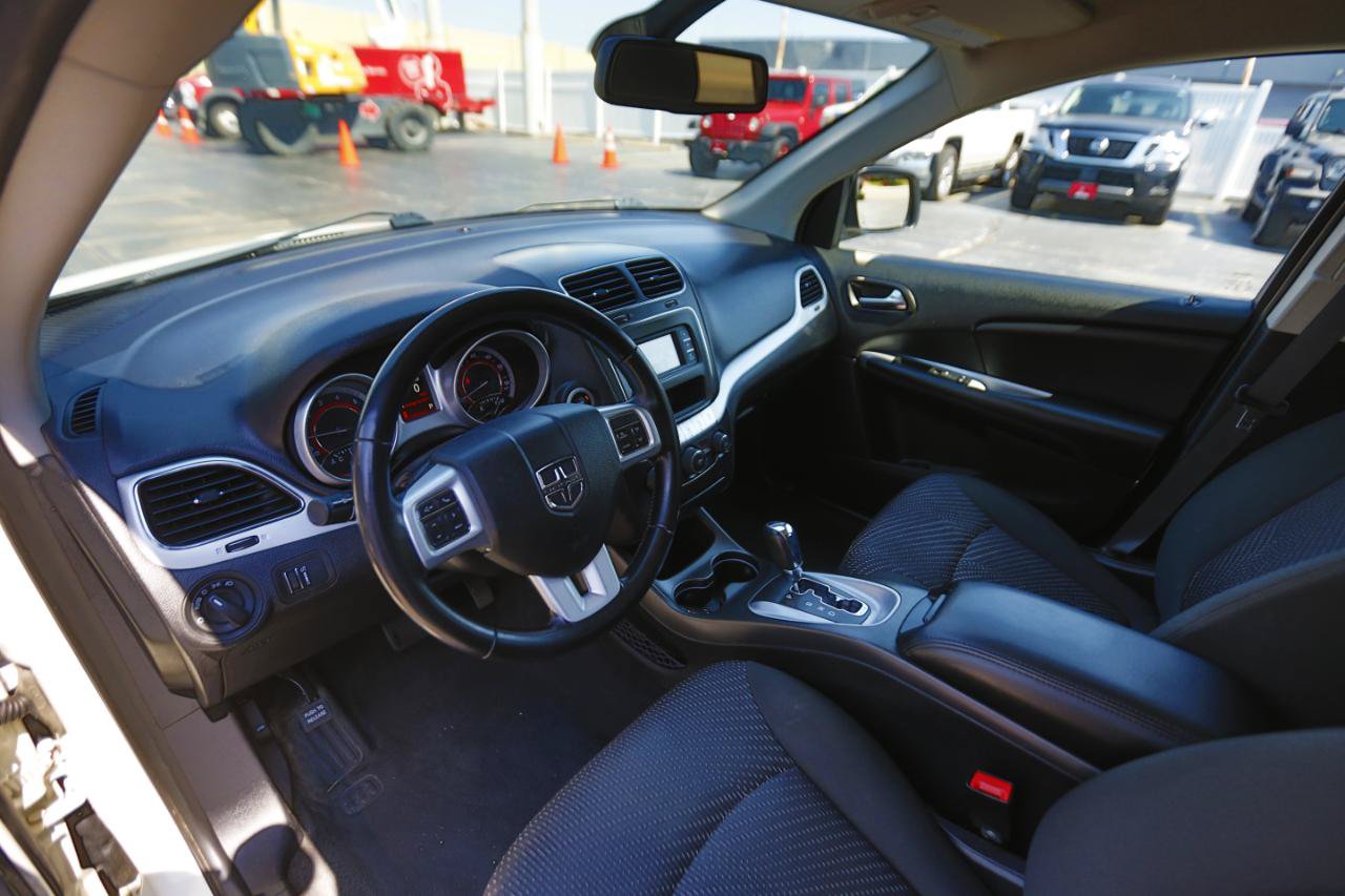 Used 2020 Dodge Journey SE w/ SE Popular Equipment Group FWD image 4