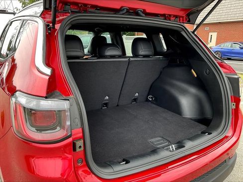 Used 2025 Jeep Compass Limited AWD/4WD image 38