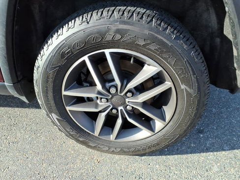 Used 2021 Jeep Grand Cherokee Limited image 9