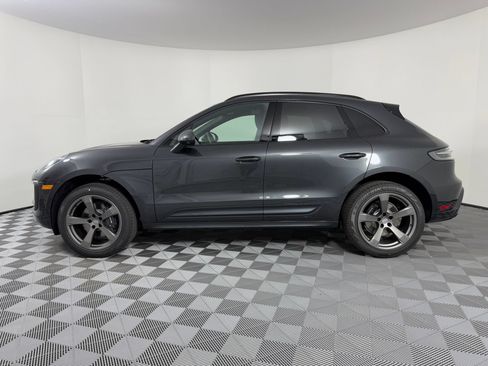 Certified 2026 Porsche Macan AWD/4WD image 2